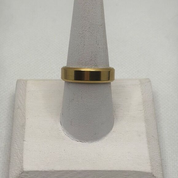 Brand New!! Size 10 3/4 Stainless steel plated beveled edge band - Picture 1 of 4